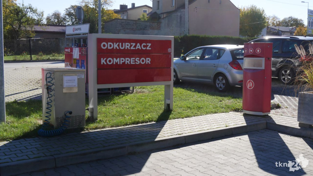 Ubezpiecz się na dawnej bazie PKS w Końskich! [wideo, zdjęcia]