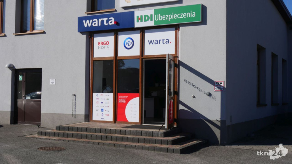 Ubezpiecz się na dawnej bazie PKS w Końskich! [wideo, zdjęcia]