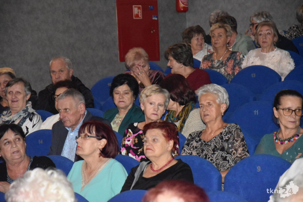 Seniorzy ze Stąporkowa świętowali 10-lecie `Senioriady` [wideo, zdjęcia]