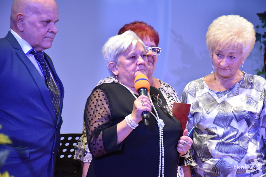 Seniorzy ze Stąporkowa świętowali 10-lecie `Senioriady` [wideo, zdjęcia]
