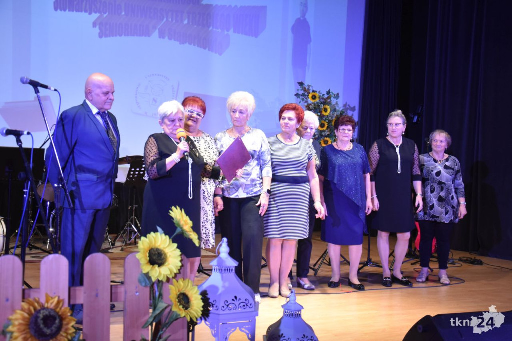 Seniorzy ze Stąporkowa świętowali 10-lecie `Senioriady` [wideo, zdjęcia]