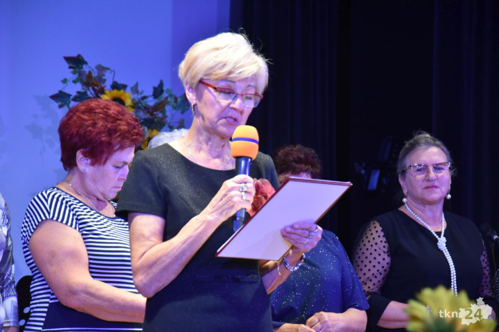 Seniorzy ze Stąporkowa świętowali 10-lecie `Senioriady` [wideo, zdjęcia]