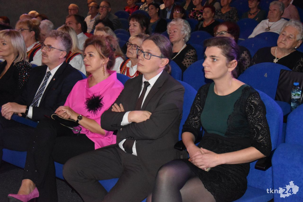Seniorzy ze Stąporkowa świętowali 10-lecie `Senioriady` [wideo, zdjęcia]