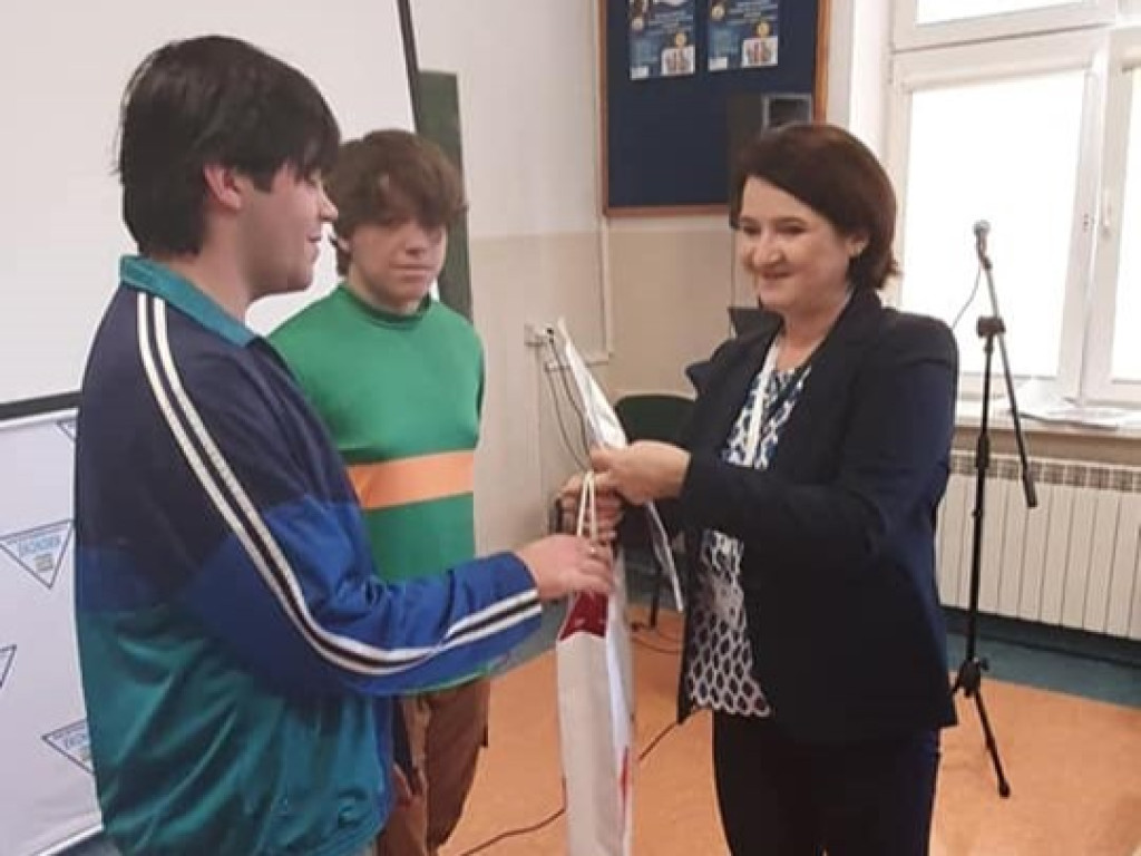 Uczniowie koneckiego Ekonomika upamiętnili swojego patrona poprzez `Piknik z Grabskim` [zdjęcia]