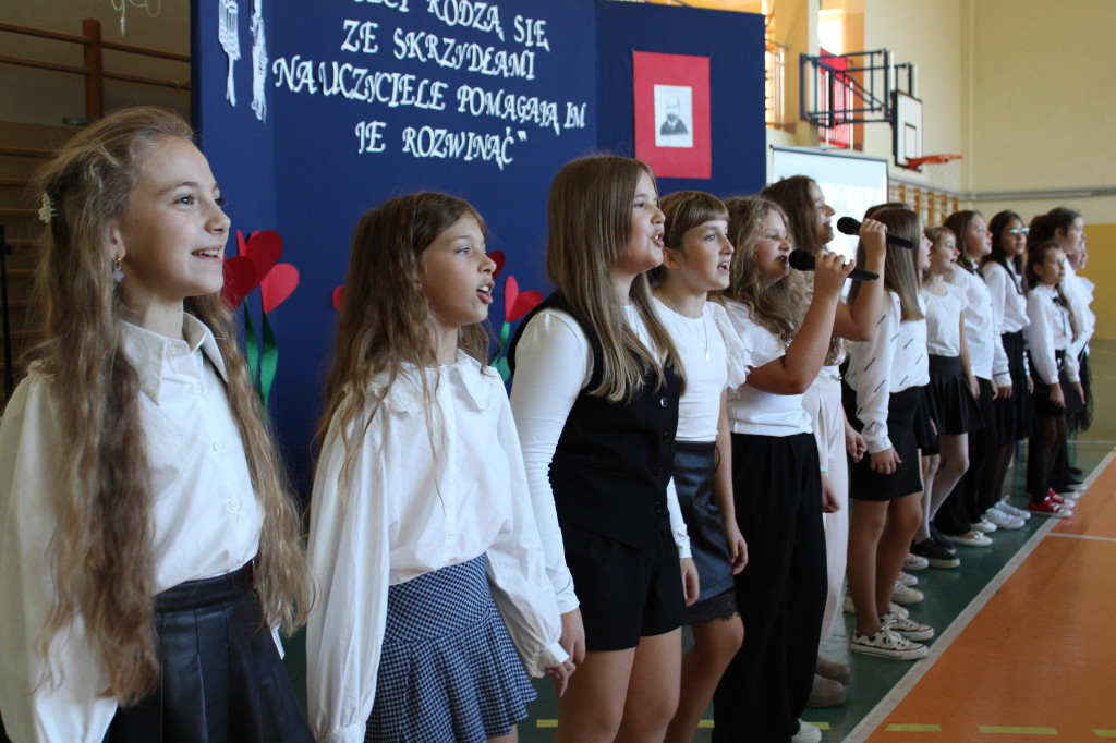 Dzień Edukacji Narodowej świętowały szkoły w gminie Smyków [zdjęcia]