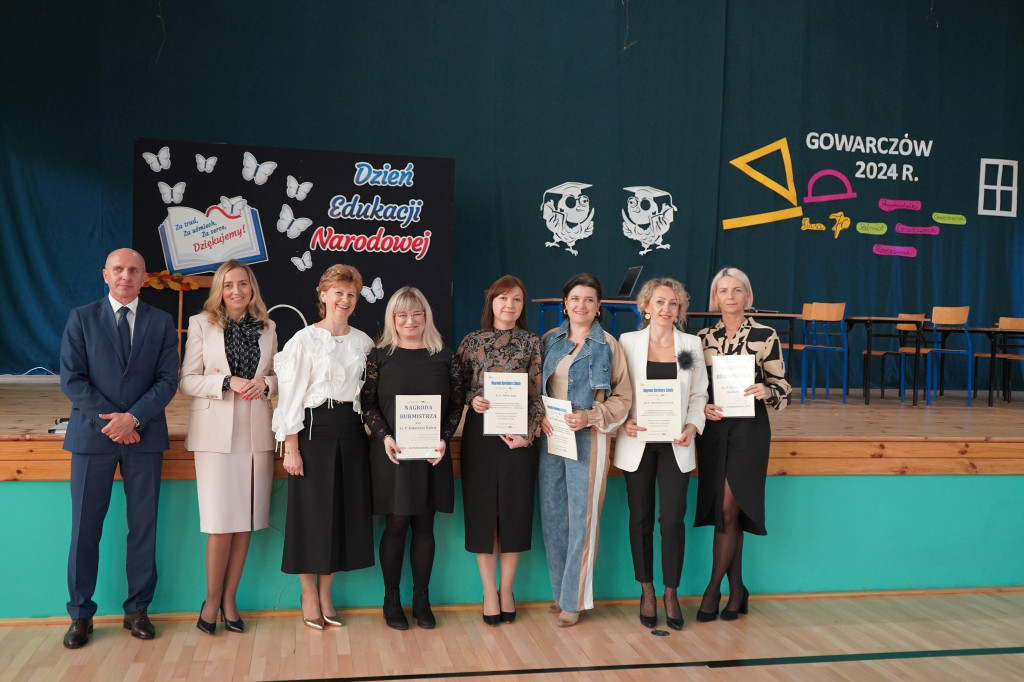 W Gowarczowie świętowali nauczyciele i pierwszoklasiści [zdjęcia]