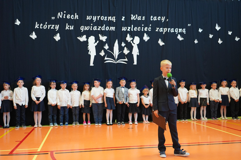 W Gowarczowie świętowali nauczyciele i pierwszoklasiści [zdjęcia]