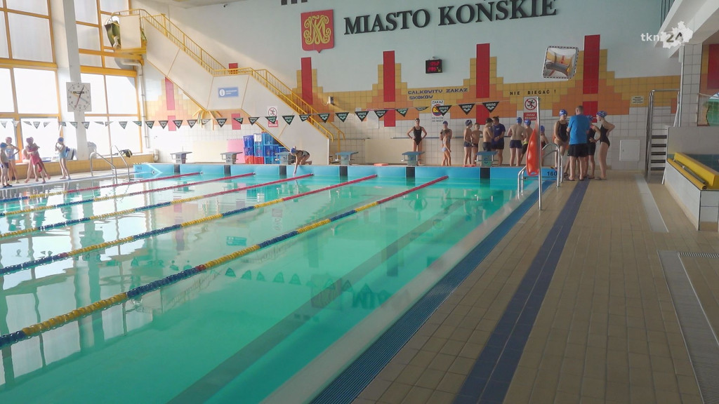 Młodzi pływacy znów wskoczyli do wody [wideo, zdjęcia]