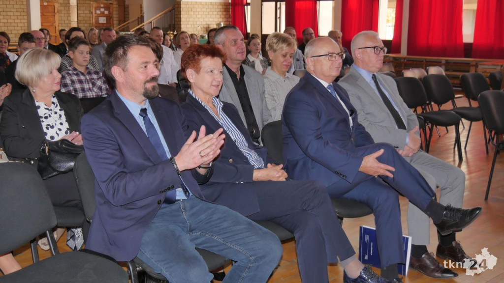 Oto najlepsi uczniowie gminy Końskie. Właśnie otrzymali stypendia [wideo, zdjęcia]