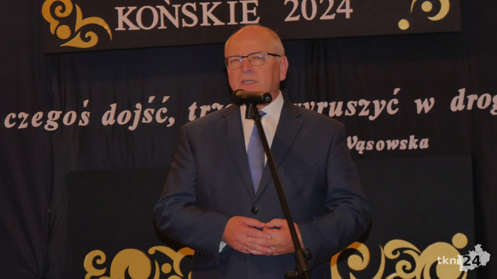 Oto najlepsi uczniowie gminy Końskie. Właśnie otrzymali stypendia [wideo, zdjęcia]