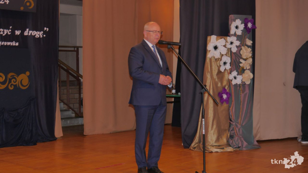 Oto najlepsi uczniowie gminy Końskie. Właśnie otrzymali stypendia [wideo, zdjęcia]