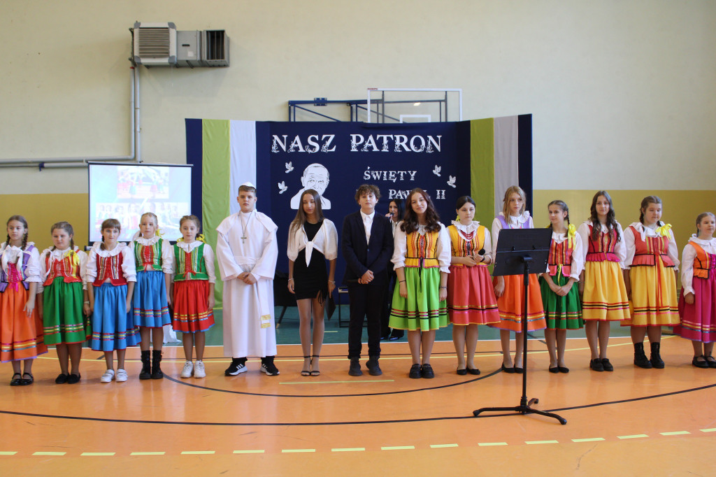 Uroczysty Dzień Patrona w Szkole Podstawowej w Królewcu [zdjęcia]