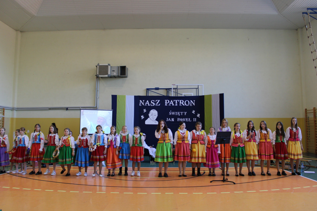 Uroczysty Dzień Patrona w Szkole Podstawowej w Królewcu [zdjęcia]