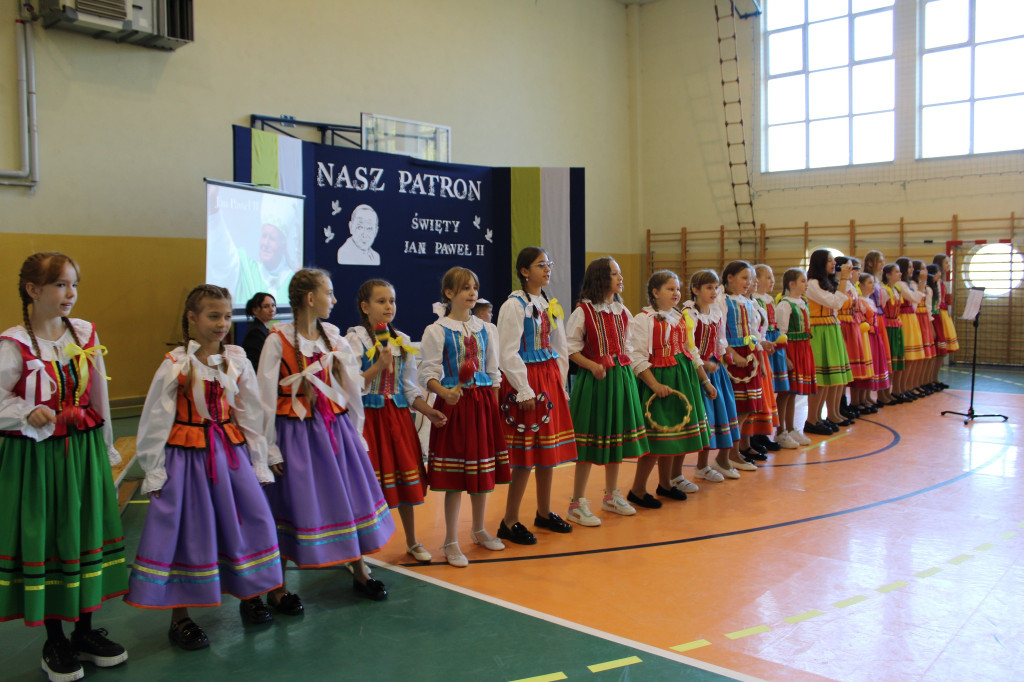 Uroczysty Dzień Patrona w Szkole Podstawowej w Królewcu [zdjęcia]