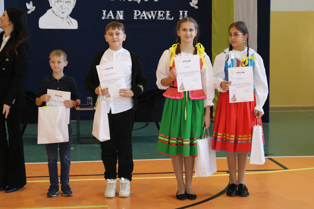 Uroczysty Dzień Patrona w Szkole Podstawowej w Królewcu [zdjęcia]