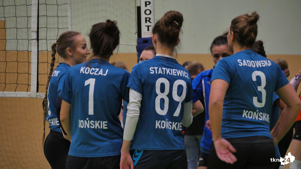 Siatkarki przegrywają z Ostrowcem po wyrównanym boju [zdjęcia]