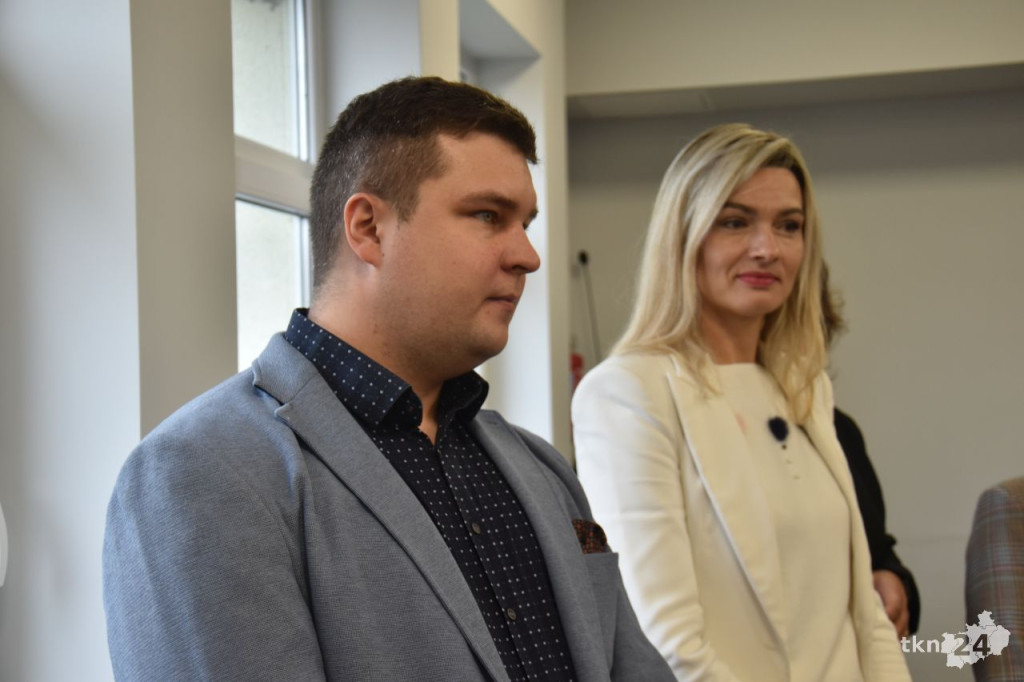 Compensa TU S.A. VIG Biuro Partnerskie w Końskich przekazało szkołom fantomy szkoleniowe [zdjęcia]