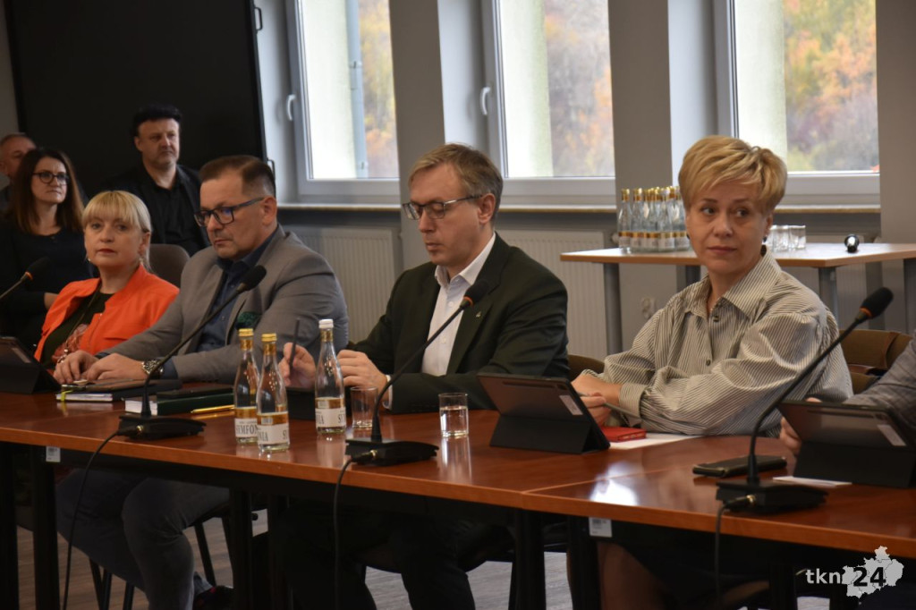 X Sesja Rady Powiatu Koneckiego: Czy szpital będzie prywatyzowany? [wideo]