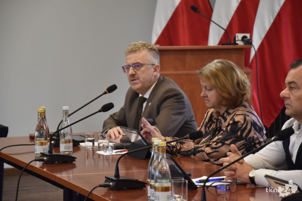 X Sesja Rady Powiatu Koneckiego: Czy szpital będzie prywatyzowany? [wideo]