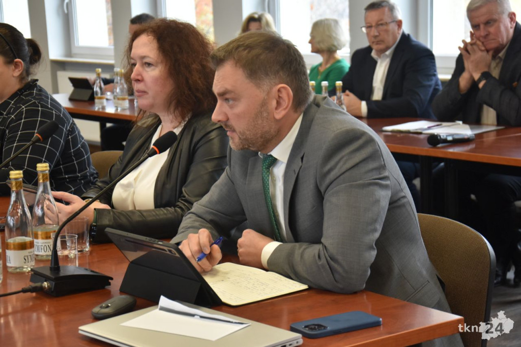 X Sesja Rady Powiatu Koneckiego: Czy szpital będzie prywatyzowany? [wideo]
