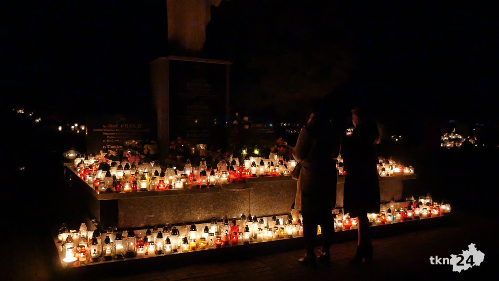 Wszystkich Świętych w powiecie koneckim. Zobaczcie nocne ujęcia [wideo, zdjęcia]
