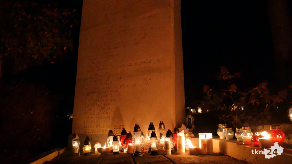 Wszystkich Świętych w powiecie koneckim. Zobaczcie nocne ujęcia [wideo, zdjęcia]