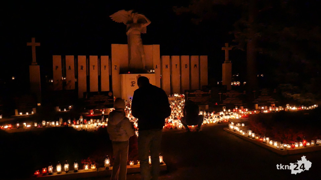 Wszystkich Świętych w powiecie koneckim. Zobaczcie nocne ujęcia [wideo, zdjęcia]