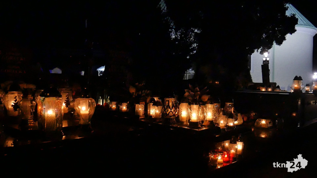 Wszystkich Świętych w powiecie koneckim. Zobaczcie nocne ujęcia [wideo, zdjęcia]