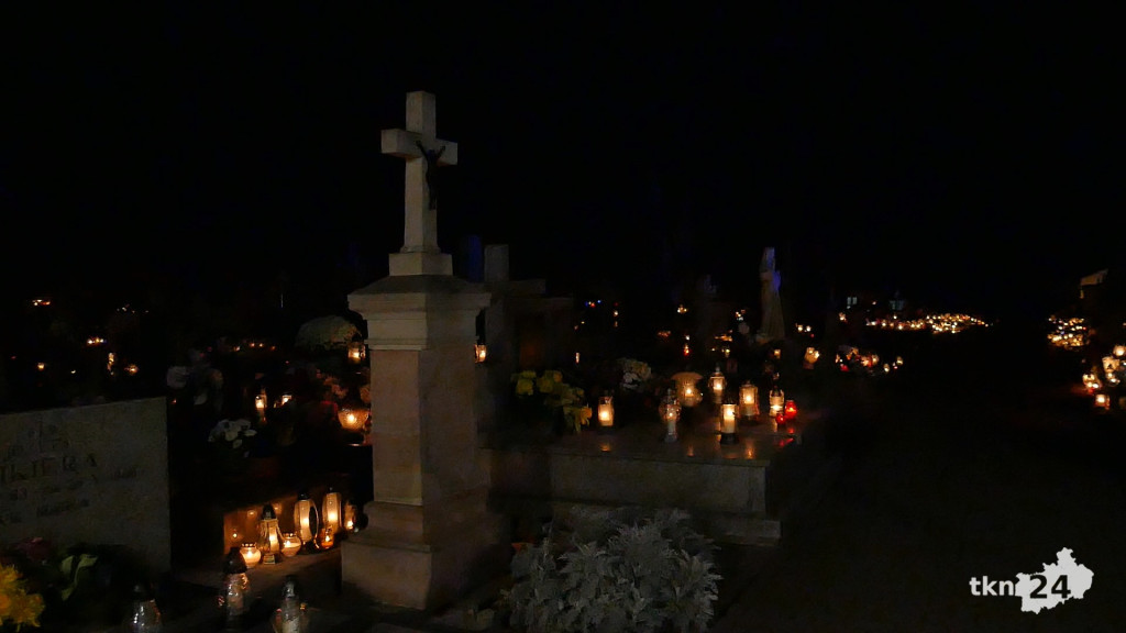 Wszystkich Świętych w powiecie koneckim. Zobaczcie nocne ujęcia [wideo, zdjęcia]