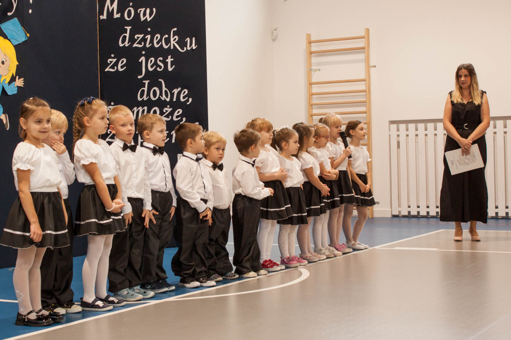 Uroczyste ślubowania w placówkach oświatowych gminy Stąporków [zdjęcia]