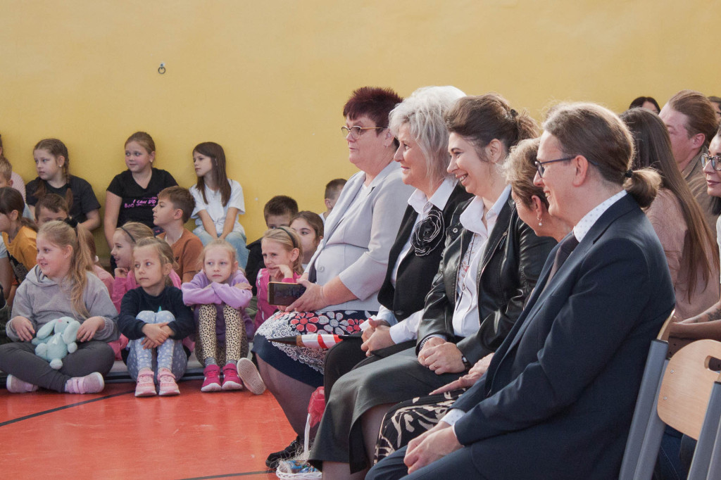 Uroczyste ślubowania w placówkach oświatowych gminy Stąporków [zdjęcia]