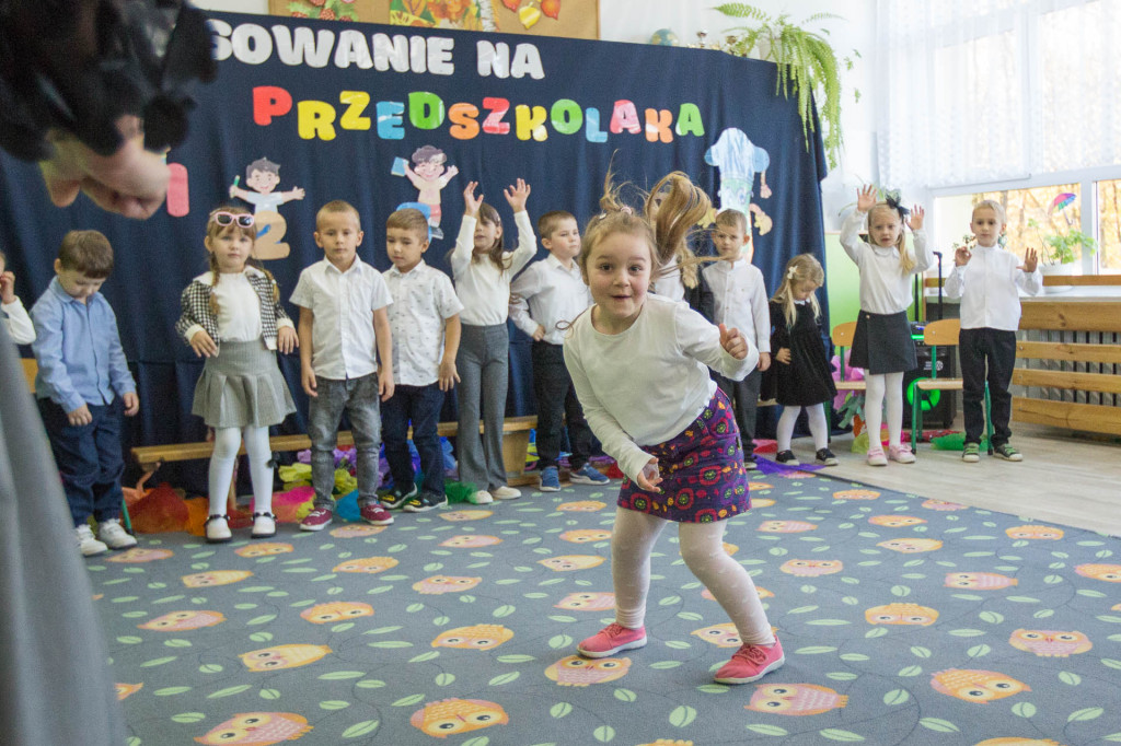 Uroczyste ślubowania w placówkach oświatowych gminy Stąporków [zdjęcia]