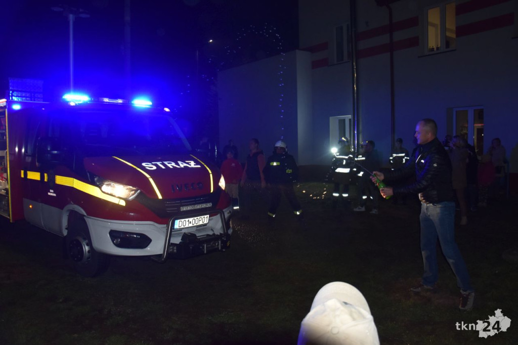 Strażacy z Rudy Malenieckiej uroczyście powitali nowy wóz ratowniczo-gaśniczy [wideo, zdjęcia]