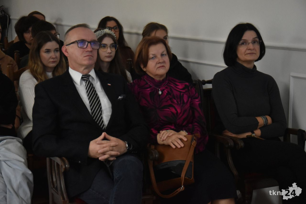 Seminarium dla bibliotekarzy z regionalistami z powiatu koneckiego [wideo, zdjęcia]