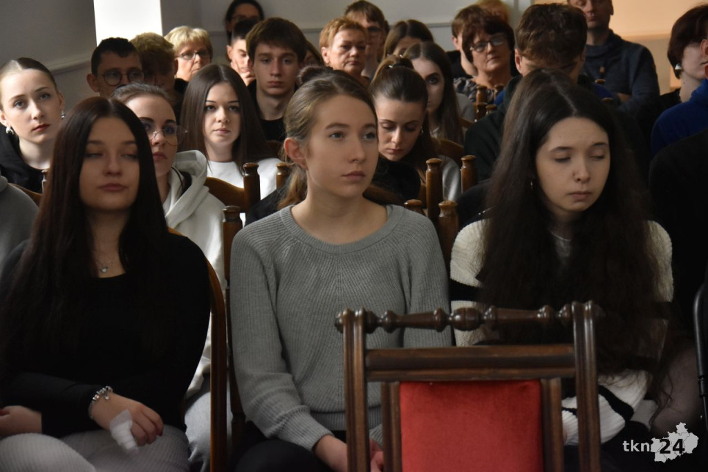 Seminarium dla bibliotekarzy z regionalistami z powiatu koneckiego [wideo, zdjęcia]