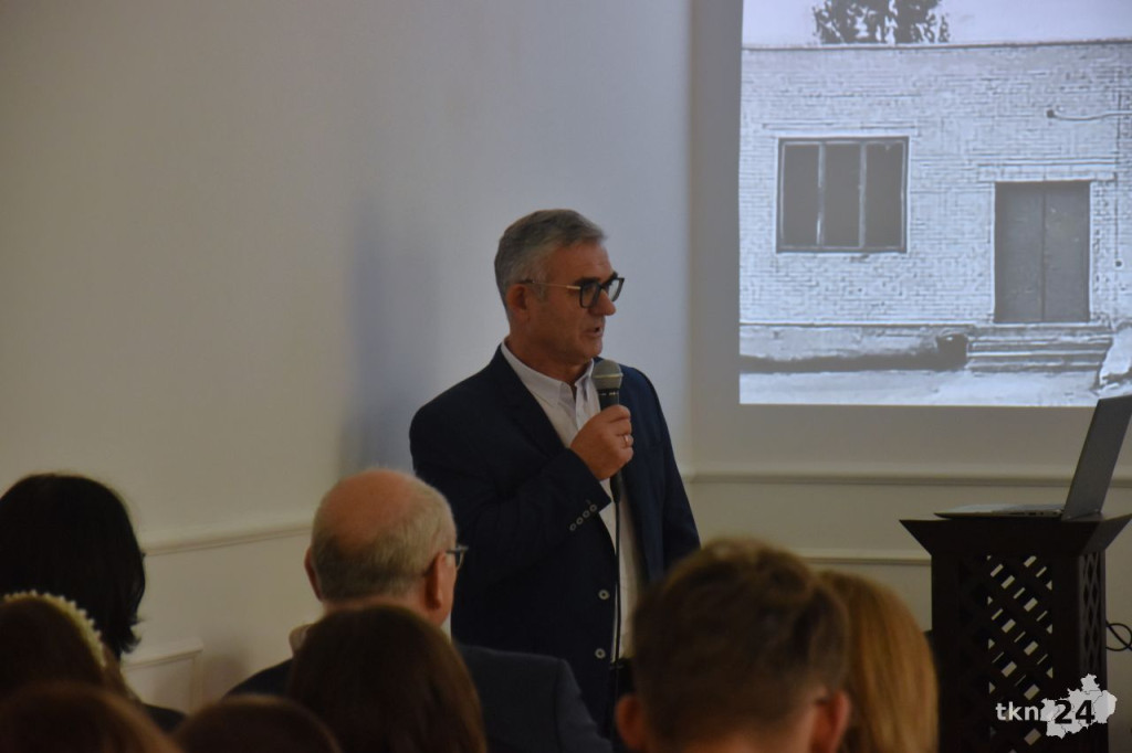 Seminarium dla bibliotekarzy z regionalistami z powiatu koneckiego [wideo, zdjęcia]