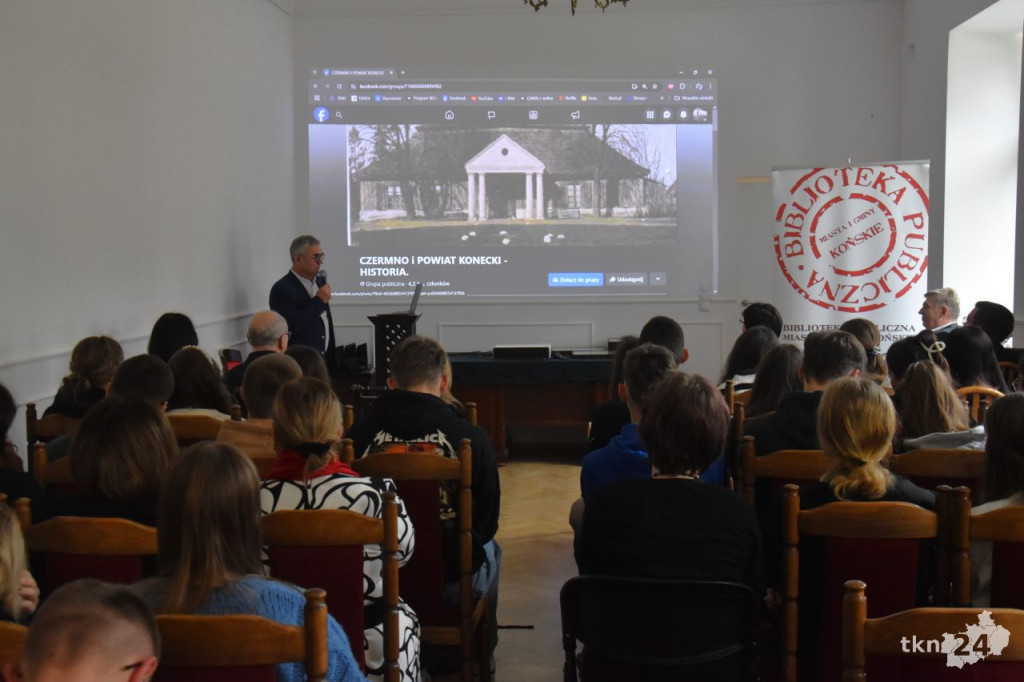 Seminarium dla bibliotekarzy z regionalistami z powiatu koneckiego [wideo, zdjęcia]