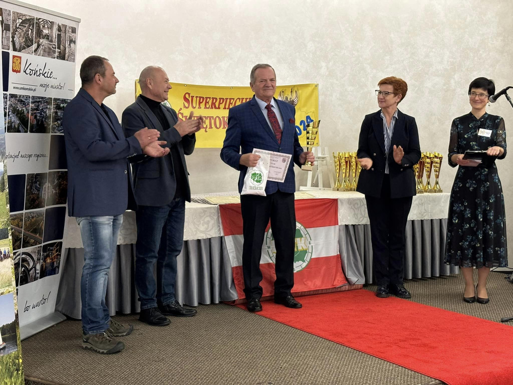 Blisko stu Superpiechurów. W Końskich uhonorowano najaktywniejszych turystów [zdjęcia]
