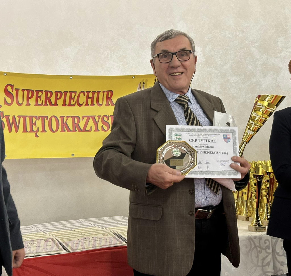 Blisko stu Superpiechurów. W Końskich uhonorowano najaktywniejszych turystów [zdjęcia]
