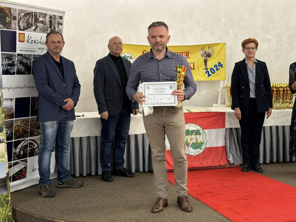 Blisko stu Superpiechurów. W Końskich uhonorowano najaktywniejszych turystów [zdjęcia]