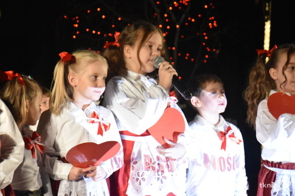 Uroczysta akademia patriotyczna z okazji Święta Niepodległości w Końskich [fotorelacja]