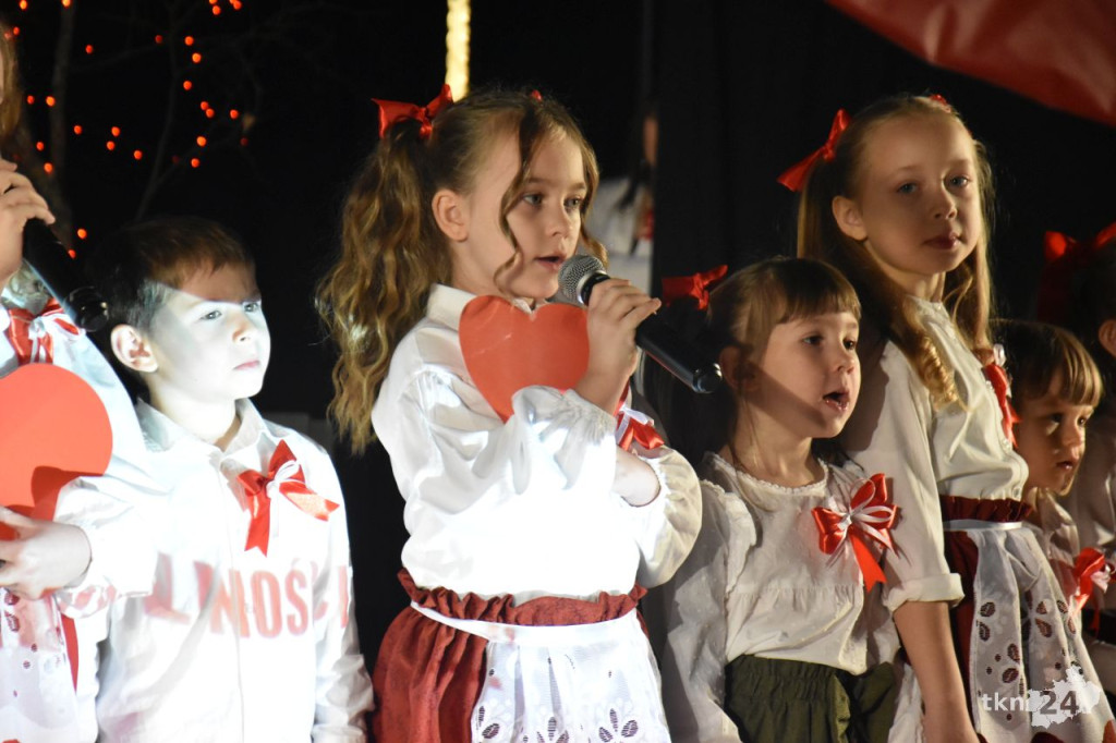 Uroczysta akademia patriotyczna z okazji Święta Niepodległości w Końskich [fotorelacja]