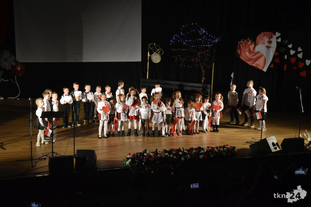 Uroczysta akademia patriotyczna z okazji Święta Niepodległości w Końskich [fotorelacja]