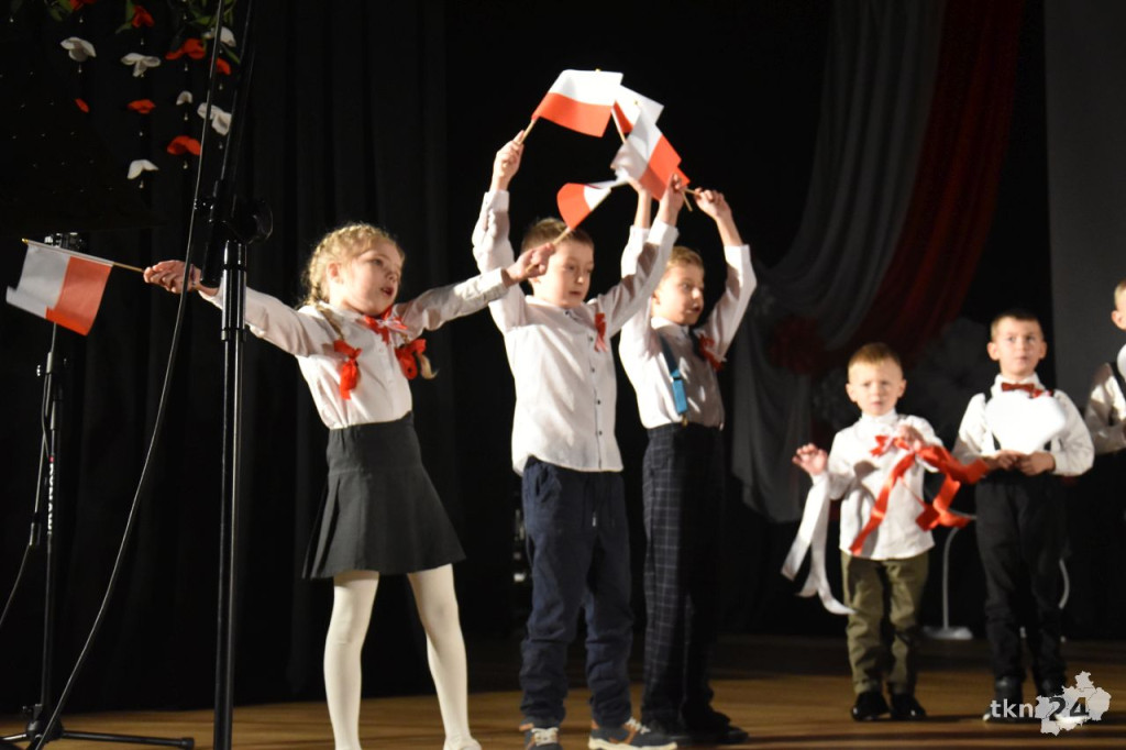 Uroczysta akademia patriotyczna z okazji Święta Niepodległości w Końskich [fotorelacja]
