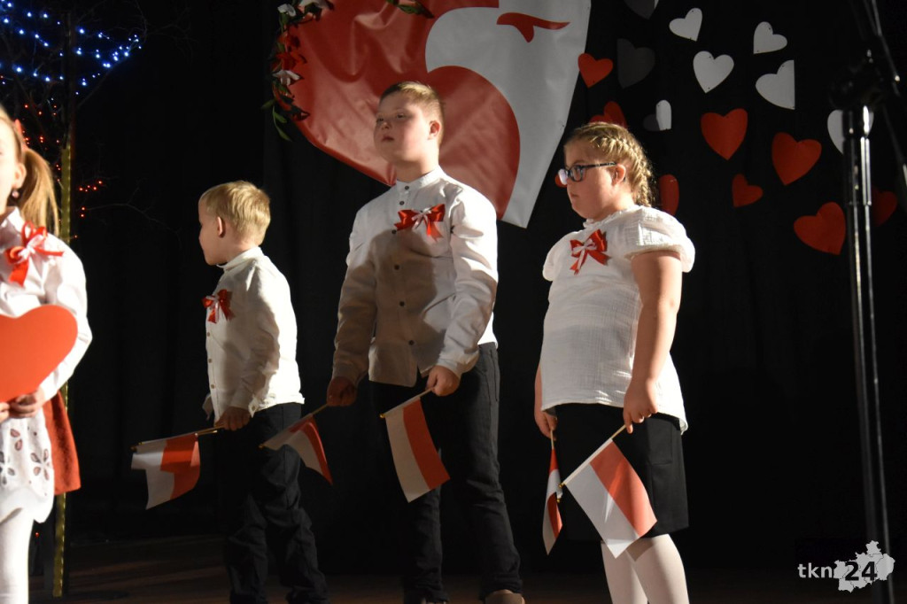 Uroczysta akademia patriotyczna z okazji Święta Niepodległości w Końskich [fotorelacja]