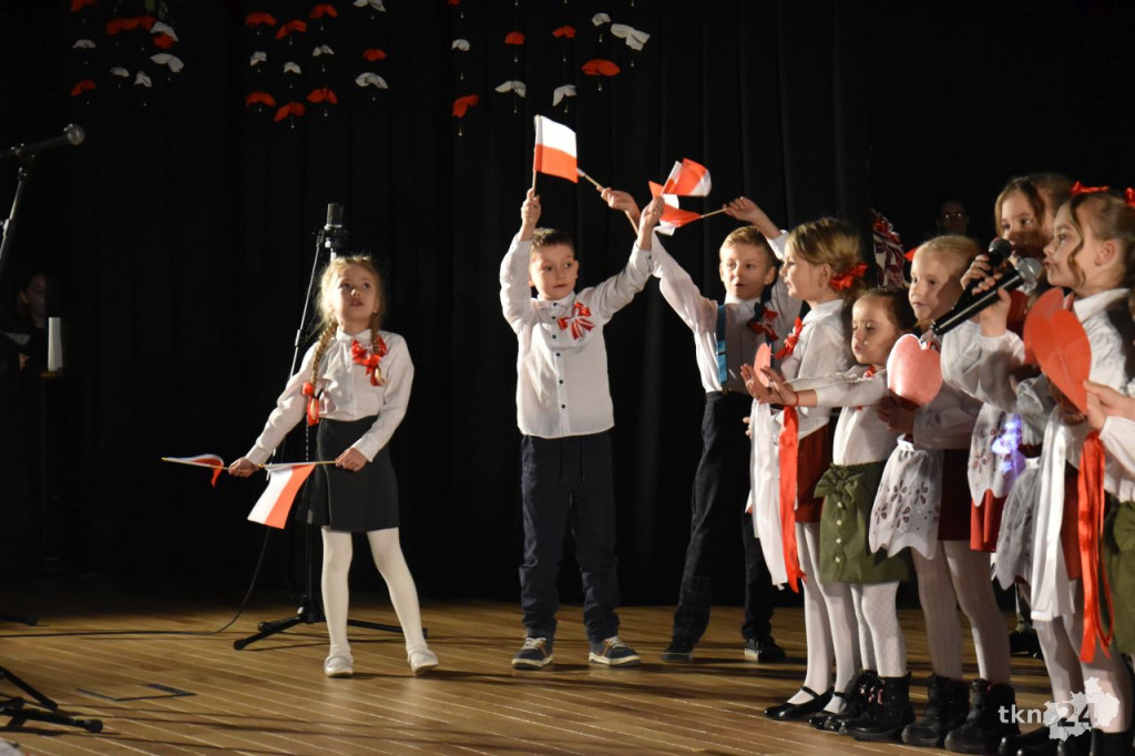 Uroczysta akademia patriotyczna z okazji Święta Niepodległości w Końskich [fotorelacja]