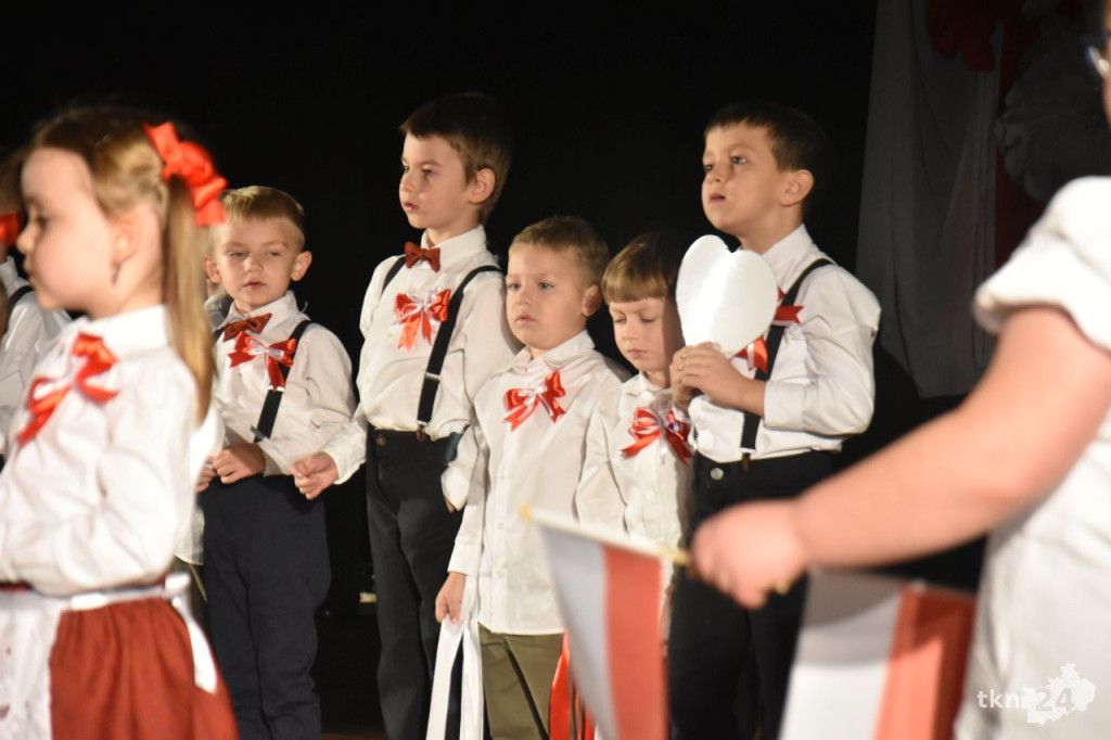 Uroczysta akademia patriotyczna z okazji Święta Niepodległości w Końskich [fotorelacja]