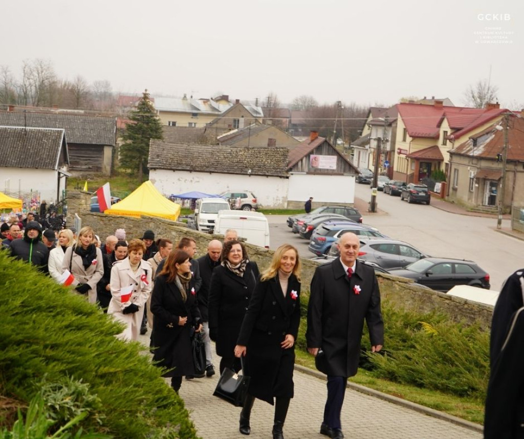 Uroczyste obchody Święta Niepodległości w gminie Gowarczów [zdjęcia]