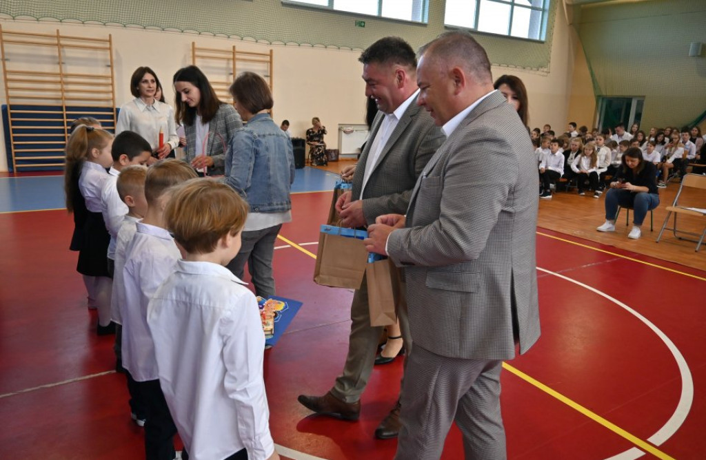 Ślubowania pierwszoklasistów w gminie Radoszyce. Fotorelacja