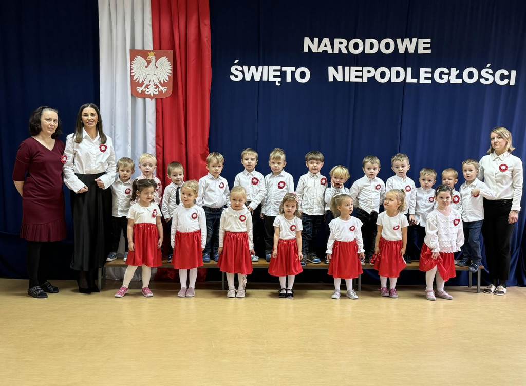 Przedszkolaki z koneckiej `dwójki` dla Niepodległej [zdjęcia]